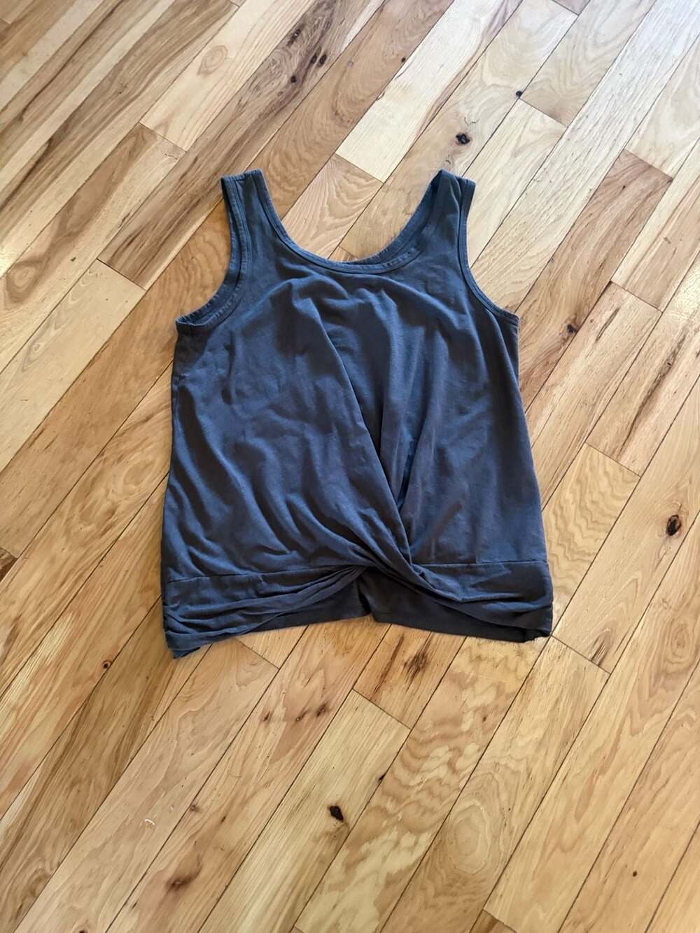24/7 by Maurices Women's Sleeveless Twist Front Tank Top - Medium